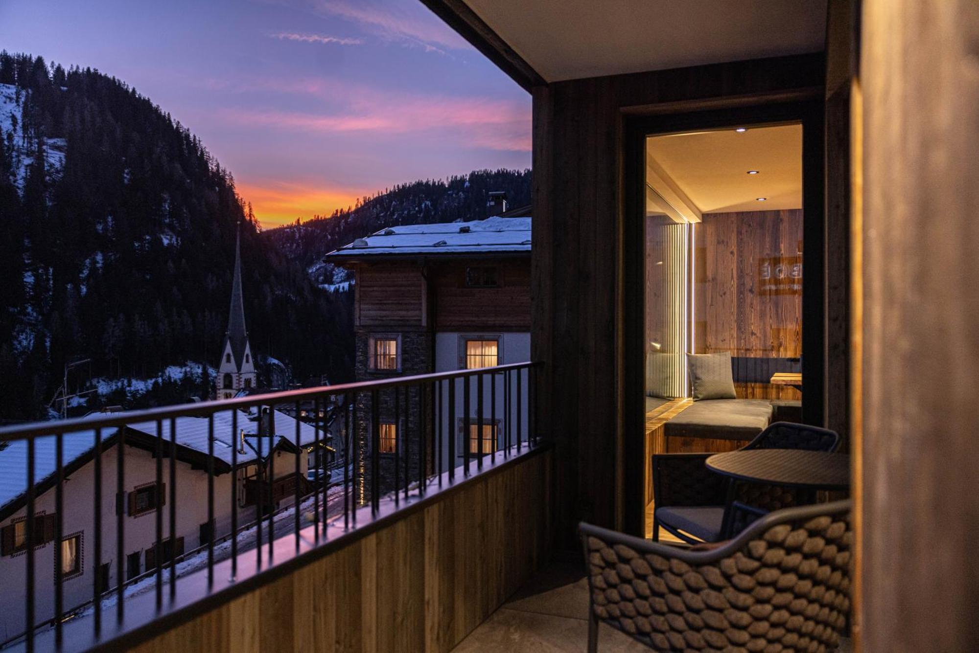 Enjoy Dolomites - Chalet Santa Cristina Val Gardena Exterior foto