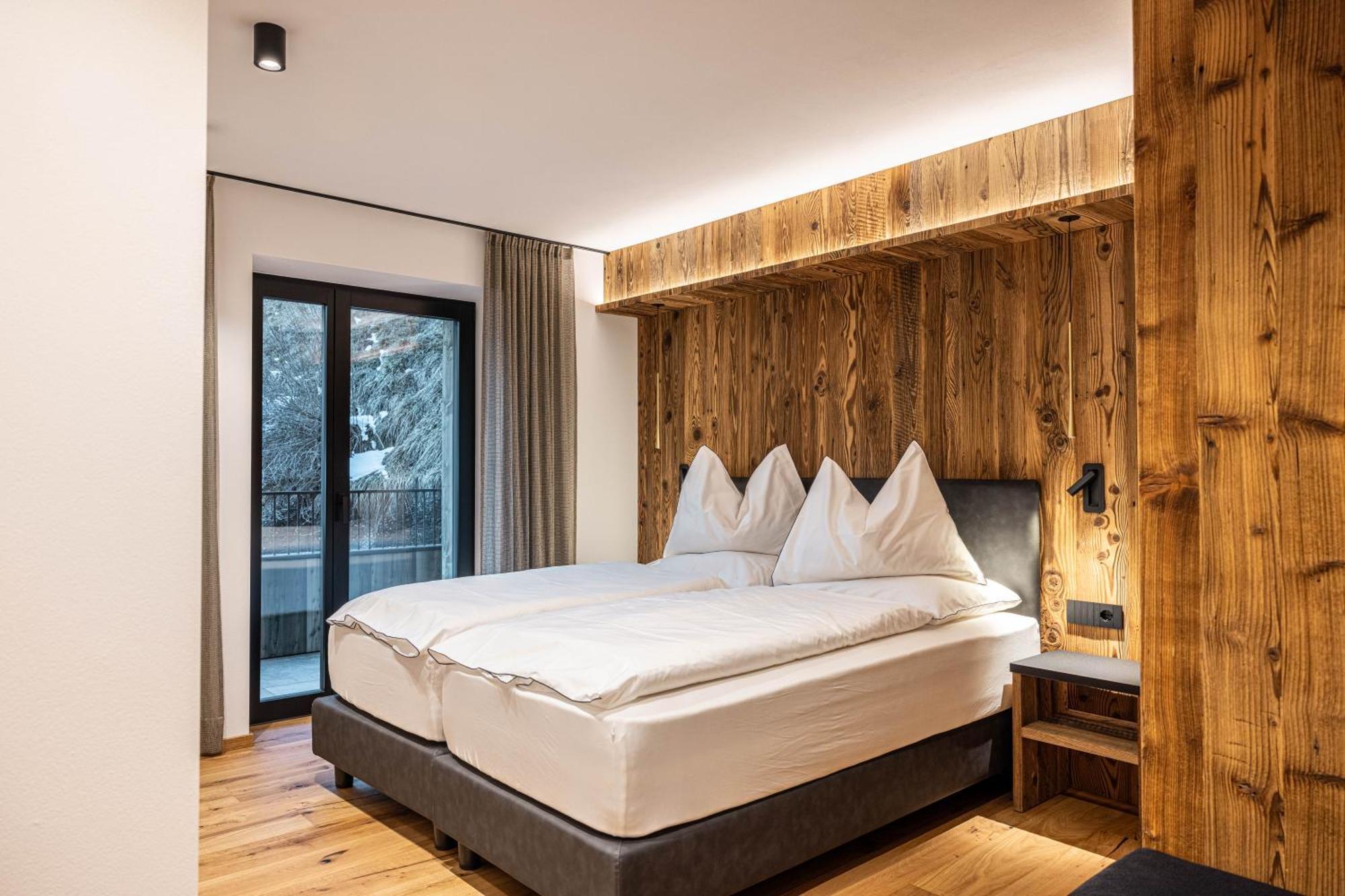 Enjoy Dolomites - Chalet Santa Cristina Val Gardena Exterior foto
