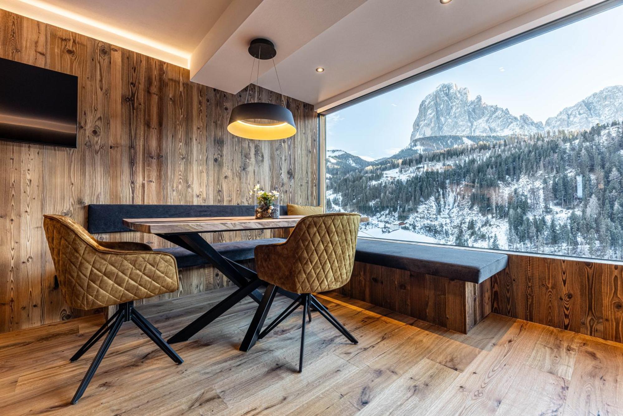 Enjoy Dolomites - Chalet Santa Cristina Val Gardena Exterior foto